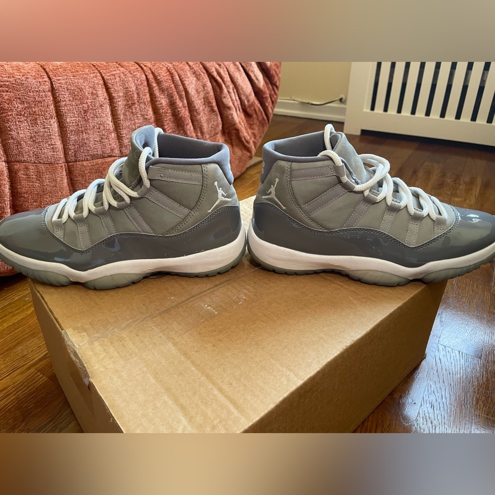 Air Jordan 11s Cool Greys size 9
